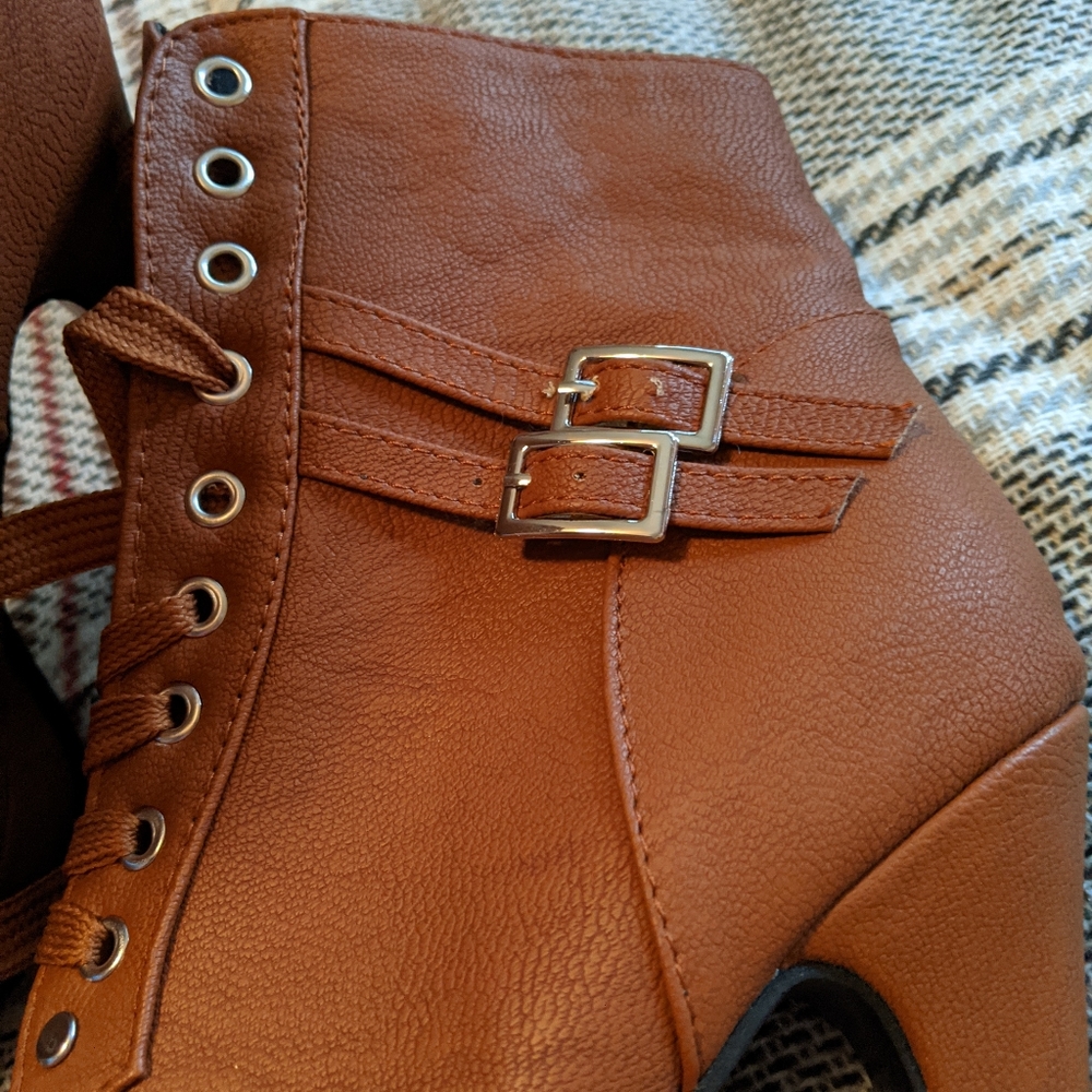 Boutique High Heel Boots - Picture 5 of 7